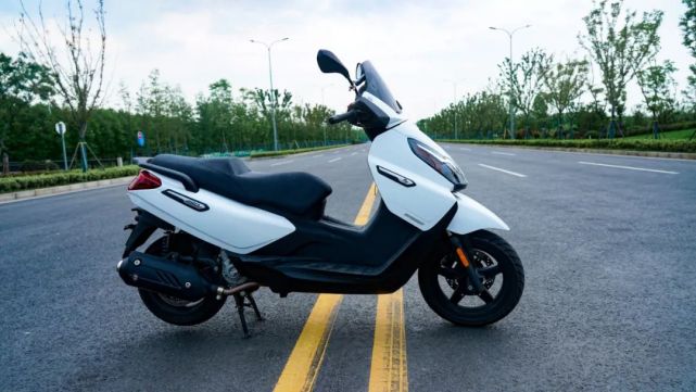 x7测评:250级别主流踏板车价格天花板,还超能打!|abs|踏板车|比亚乔