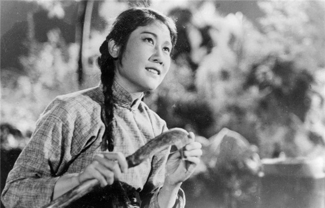 电影艺术家张瑞芳:三段婚姻无儿女,心血献给艺术,晚年办敬老院