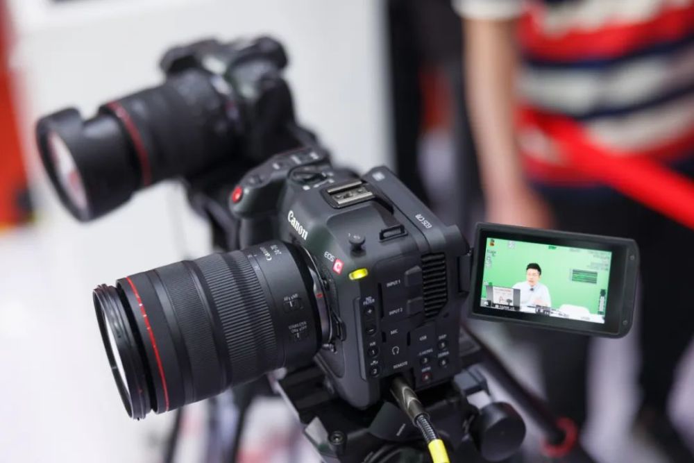 电影感高清直播解决方案佳能"佳直播"亮相p&e展,引发媒体尝"先"