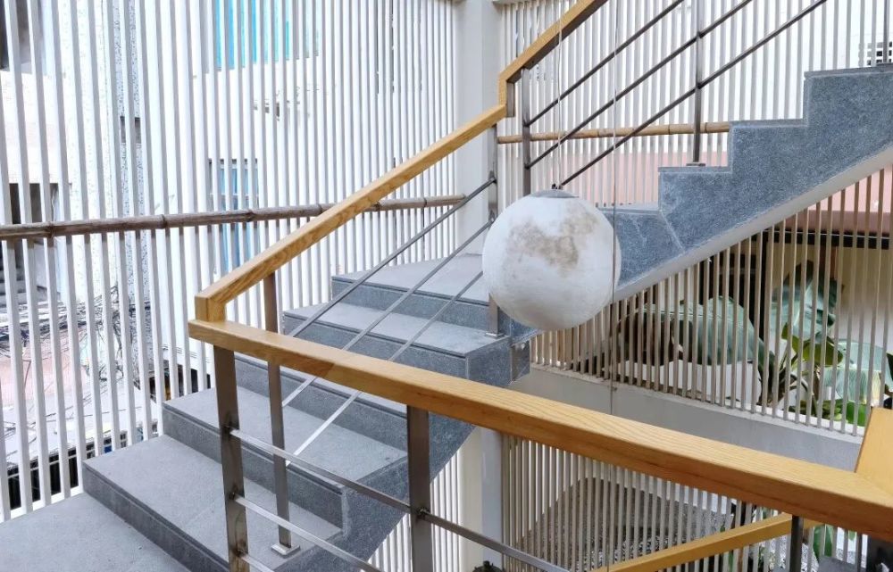 但该有的景致总能让你惊叹虽然空间不算太大位于二,三楼的客房从楼梯