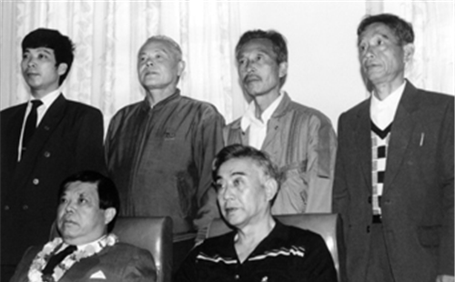 据台湾省的权威人士统计,郑周敏所领导的郑氏家族在台湾省的总资产值