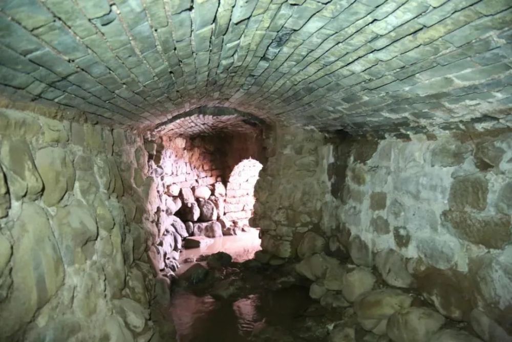 至今仍在发挥作用!宁洱县磨黑镇发现古代排水系统