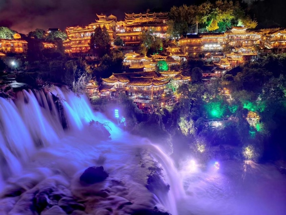 中国旅游日湘西芙蓉镇红石林度假区推出夏日旅游攻略