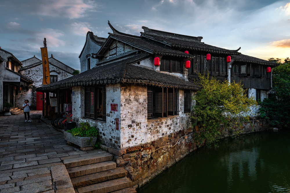 无锡有一小众古镇,粉墙黛瓦,极具江南风格,10分钟就可以逛完!
