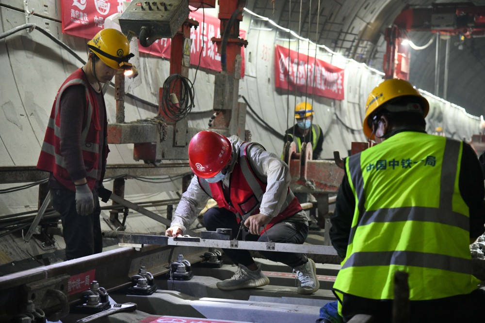 (经济)青岛地铁1号线全线轨通