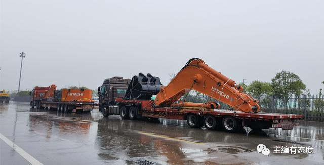 拯救苏伊士运河的挖掘机企业来长沙了这场超级机甲秀最牛的还不是它