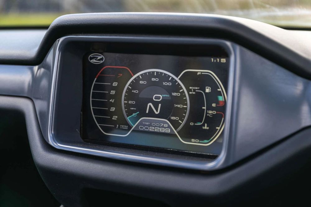 英国稀有的轻量化跑车zenose10s低价现身市场