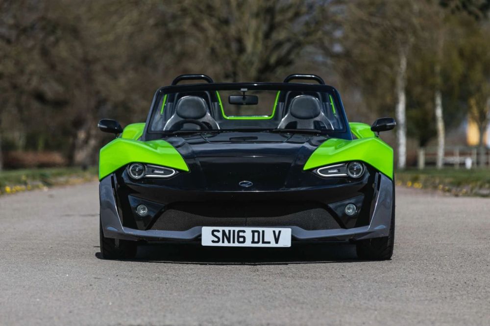 英国稀有的轻量化跑车zenose10s低价现身市场