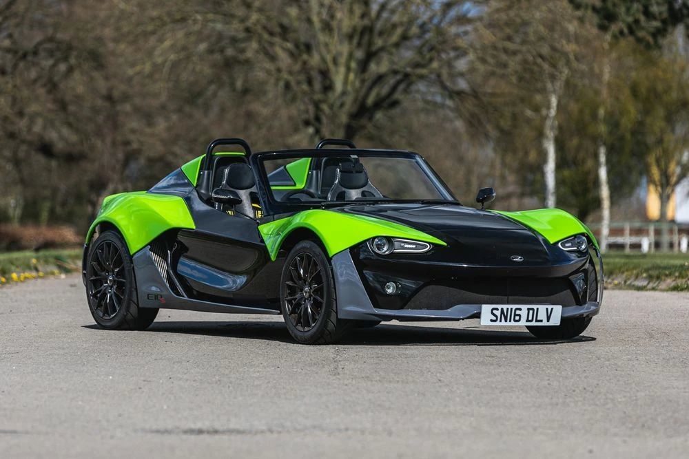 英国稀有的轻量化跑车zenose10s低价现身市场