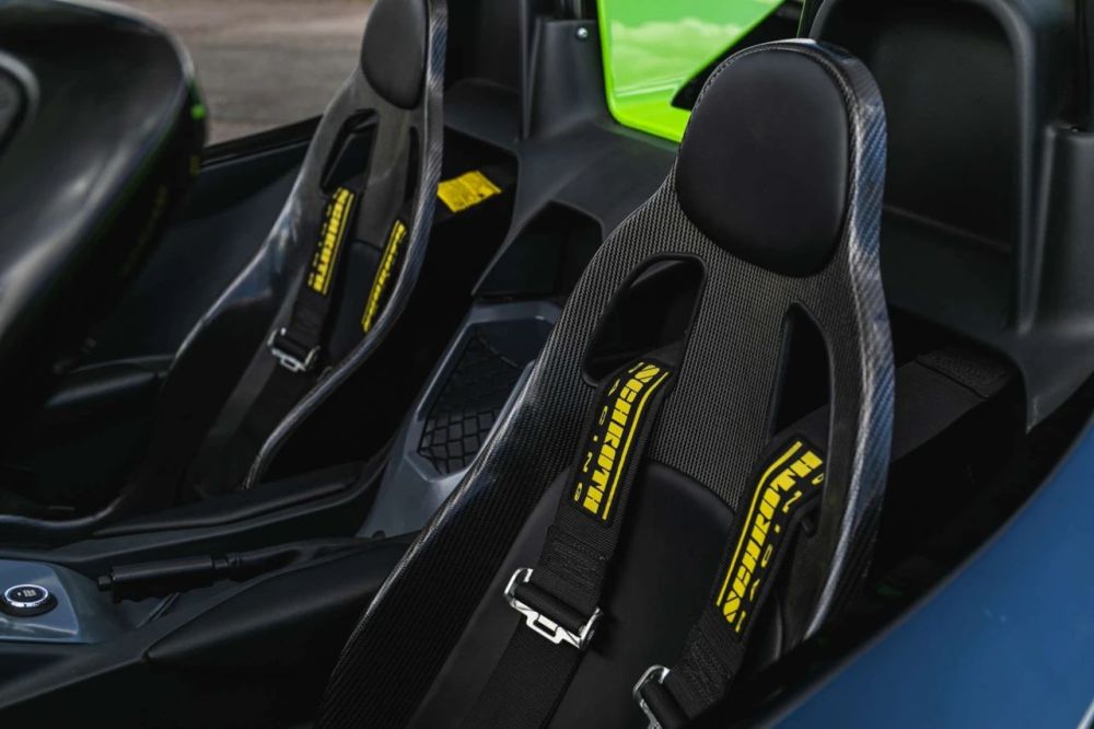 英国稀有的轻量化跑车zenose10s低价现身市场