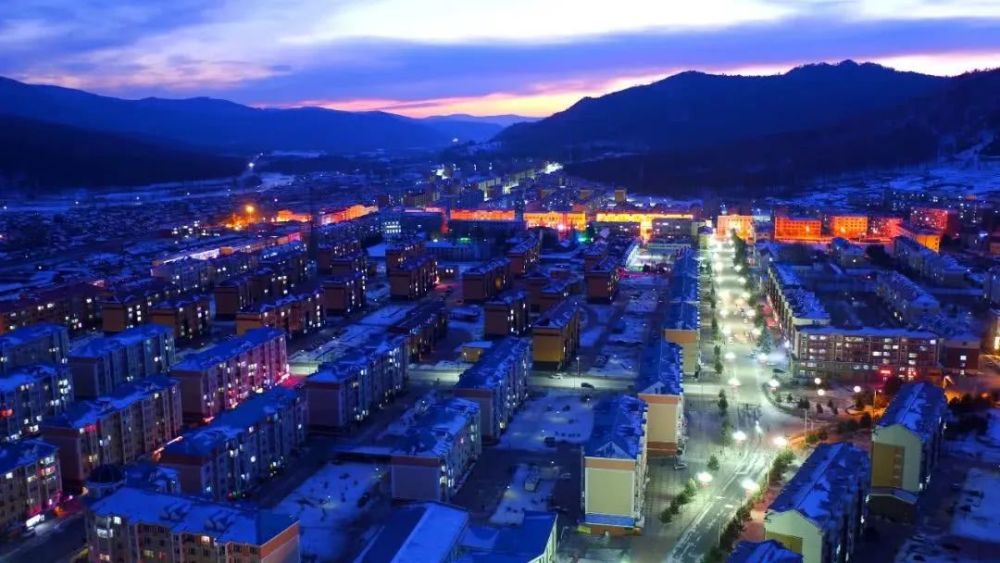 大箐山县夜景如画灯火阑珊