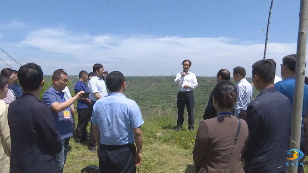 5月18日,宝鸡市眉县政协副主席谷建敏带领考察团来彬考察撤县设市工作