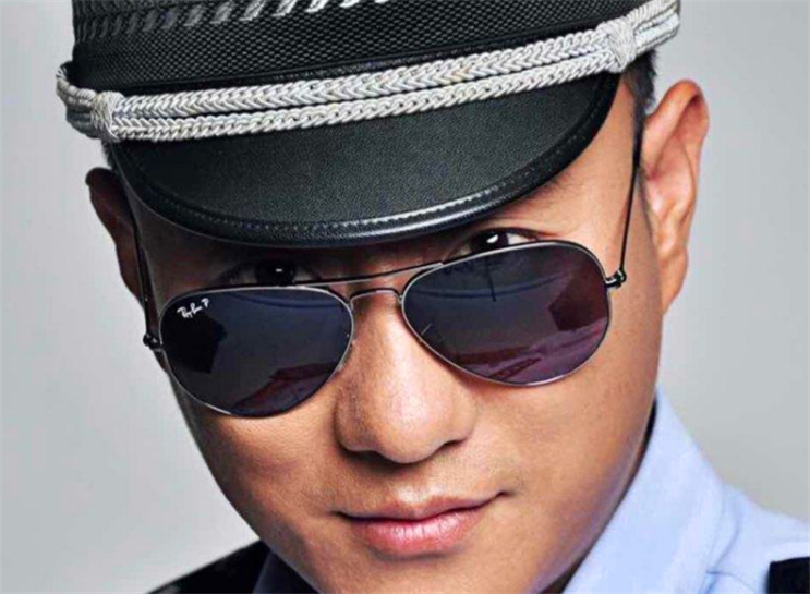 中度抑郁的谭乔:节目中的"谭警官",不是真的我!