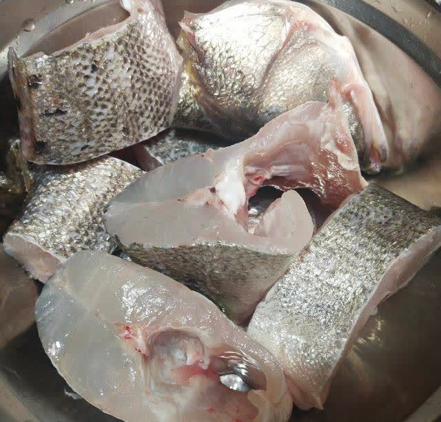 滋补鲈鱼汤,清淡又营养,鲈鱼肉嫩味美