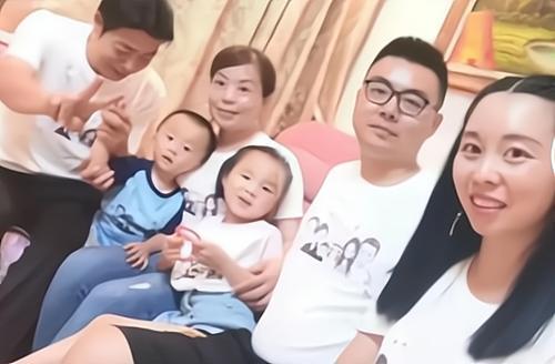 郭威乔迁亲生父母来帮忙,郭威和许敏越来越近,杜新枝慌了吗?_腾讯新闻