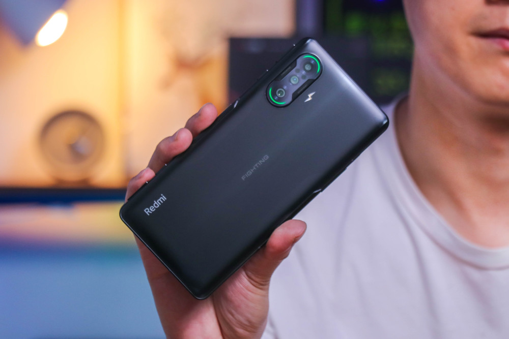 第一款游戏是《王者荣耀》,开启超高帧率,超高分辨率,抗锯齿和动态