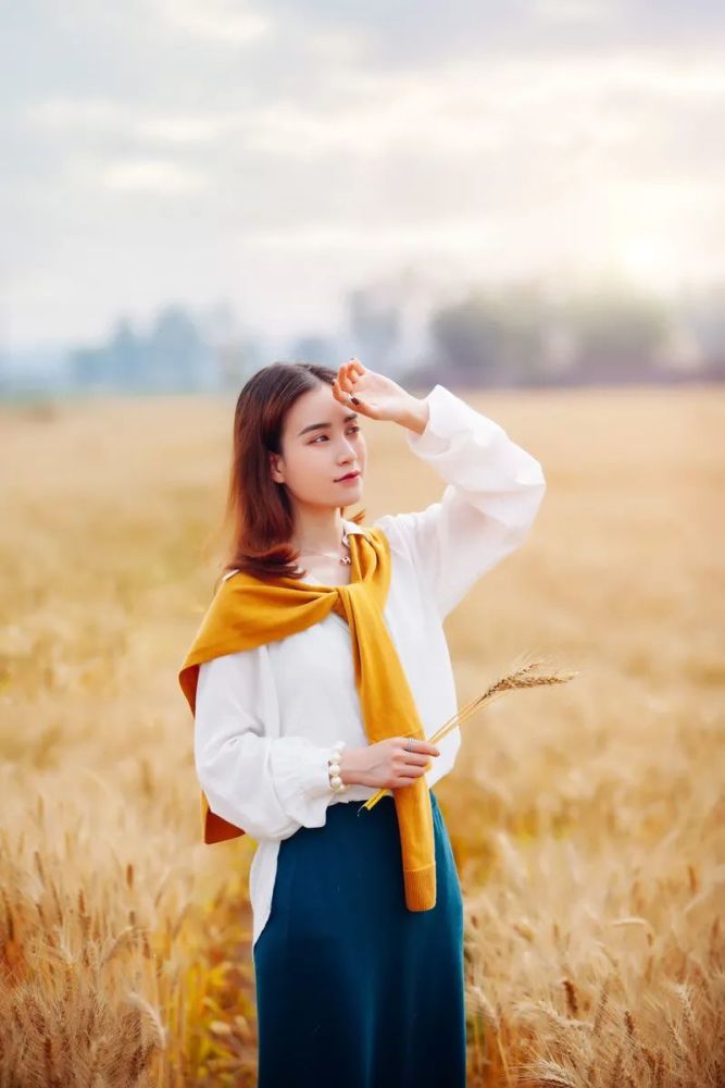 人像拍照12个姿势,适合一个人摆拍,简约不做作,拍出各种美照