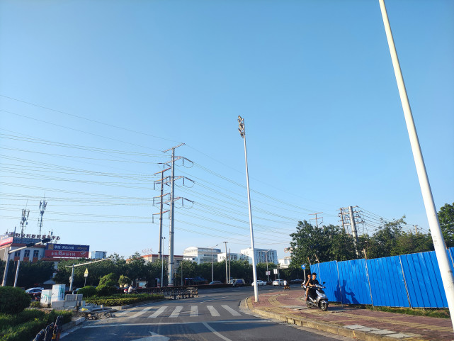 北海市城市美化建设,随处可见的电线杆是一大影响