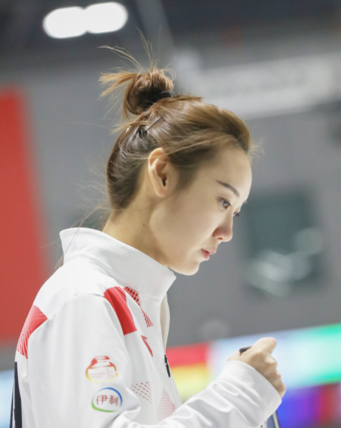 冰壶混双世锦赛中国连负挪威日本瑞典五战全胜成唯一不败队伍