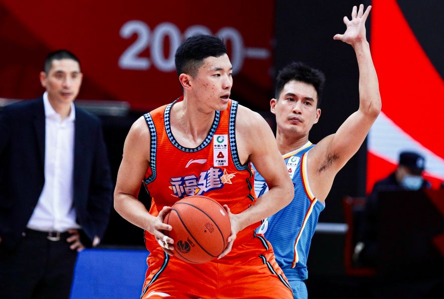 福建男篮雪上加霜场均19神锋也想离队曾公开表达对球队不满