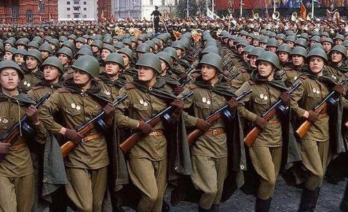 伟大的苏联人民军队克服装备落后的条件誓死保卫祖国的决心