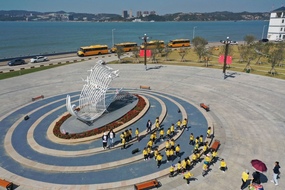 东海岸新城早已是游客必打卡之地,新建成的津湾·东海岸公园更为这片