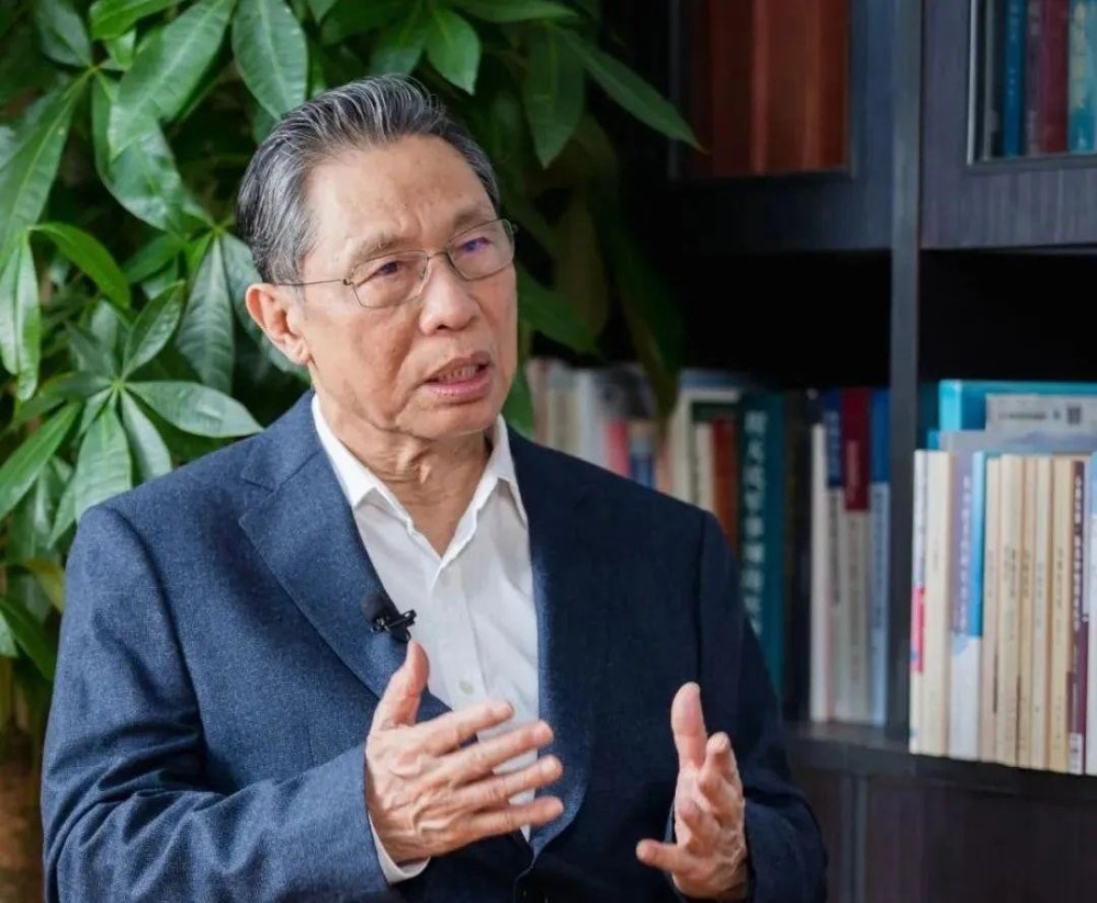 打了新冠疫苗就安全了?钟南山院士的一句话,多少有点让人揪心