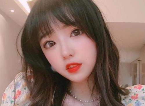 一方面,郝一点也是比心的陪玩主播,另一方面,郝一点的热度和流量都