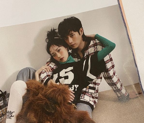 《顶楼》全家福曝光,四对家庭合家欢乐,双胞胎兄妹像情侣