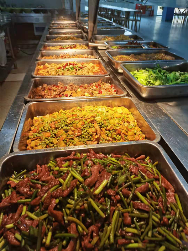 5月6日开始,合肥新康中学联合食堂推出"营养餐"高三窗口,助力高考活动