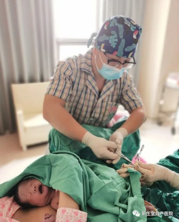 这是一次很成功的臀位足先露顺产