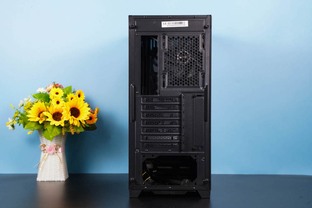 装机篇一颜值高散热好娱乐办公都够用安钛克机箱装机