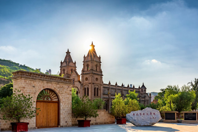 回归人民文脉延安鲁艺七年片段