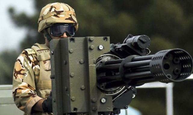 "火神"加特林机枪到底有多猛?装甲车如同废铁,射速世界上百年