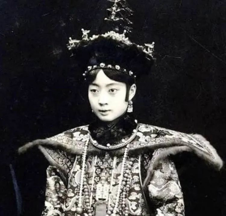 未能及时止损的婚姻中国最后一个皇后疯了