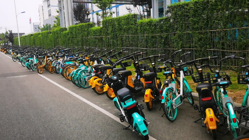 成都市温江区综合行政执法局聚焦群众安全出行严厉整治共享电动车