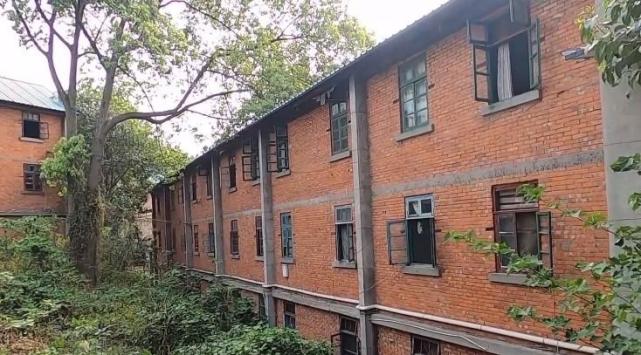 厂区绵延几公里成都的这个兵工厂曾人潮拥挤如今现状如何