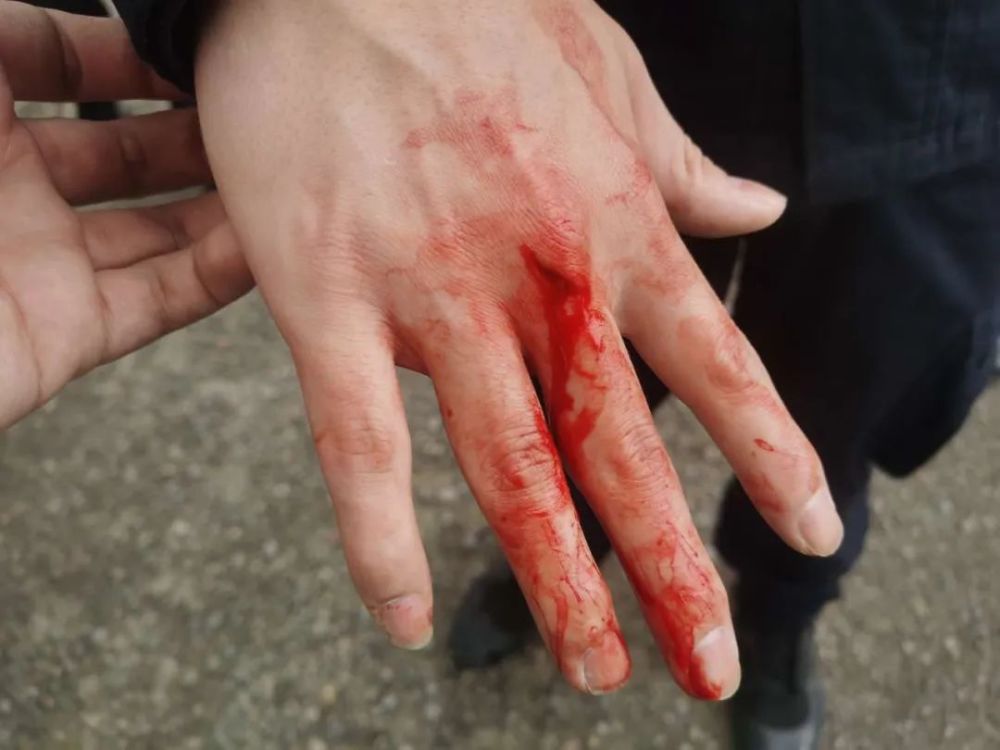 6次冲卡!载一堆"凶器"酒驾,因涉嫌袭警罪被刑拘