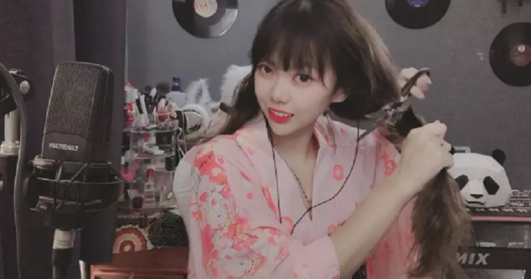 太狠了 女主播为6万礼物直播剃光头 被安排是福气 没有牺牲哪来成功 腾讯新闻