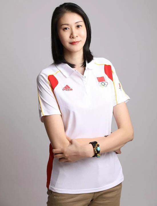 曾是女排的颜值代表退役后转型当作家赵蕊蕊39岁仍单身一人