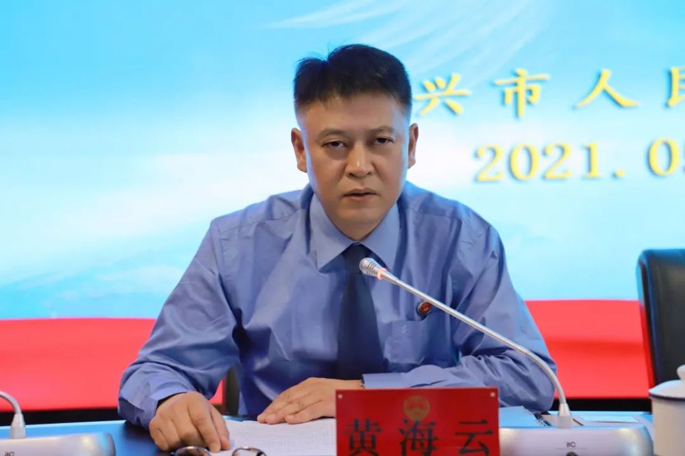 二是党组成员,政治部主任吴永祥部署查纠整改环节重点工作.