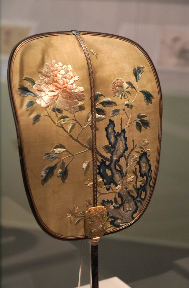 (文化)上海博物馆"明清缂绣书画特展"开幕_腾讯新闻