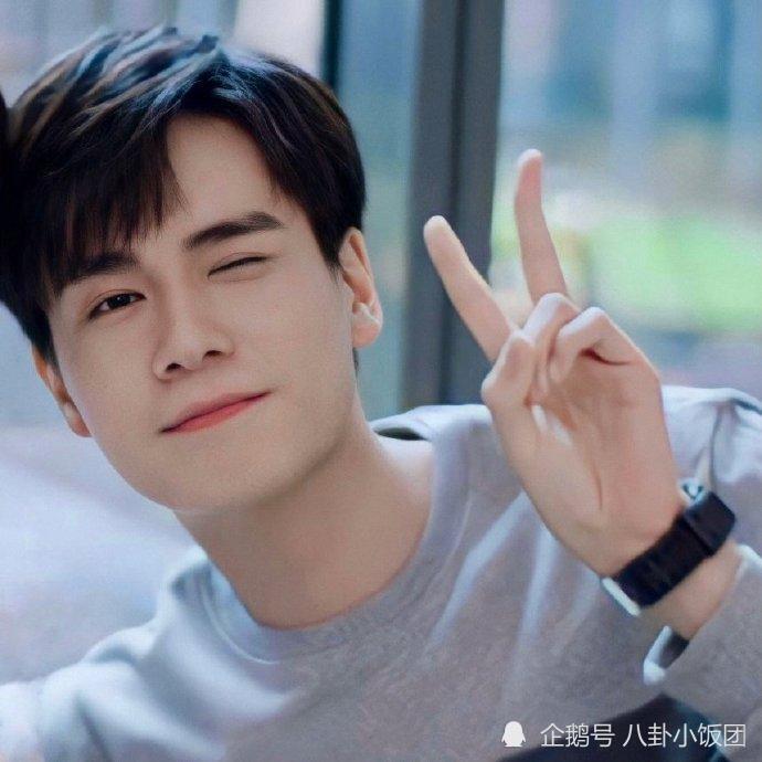 胡一天晒5年前后对比照网友变了但没完全变