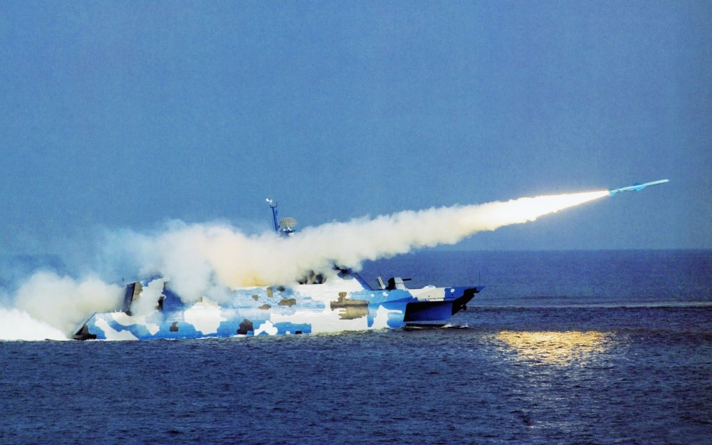 神出鬼没的022导弹艇曾经用来对抗航母如今老树发新芽