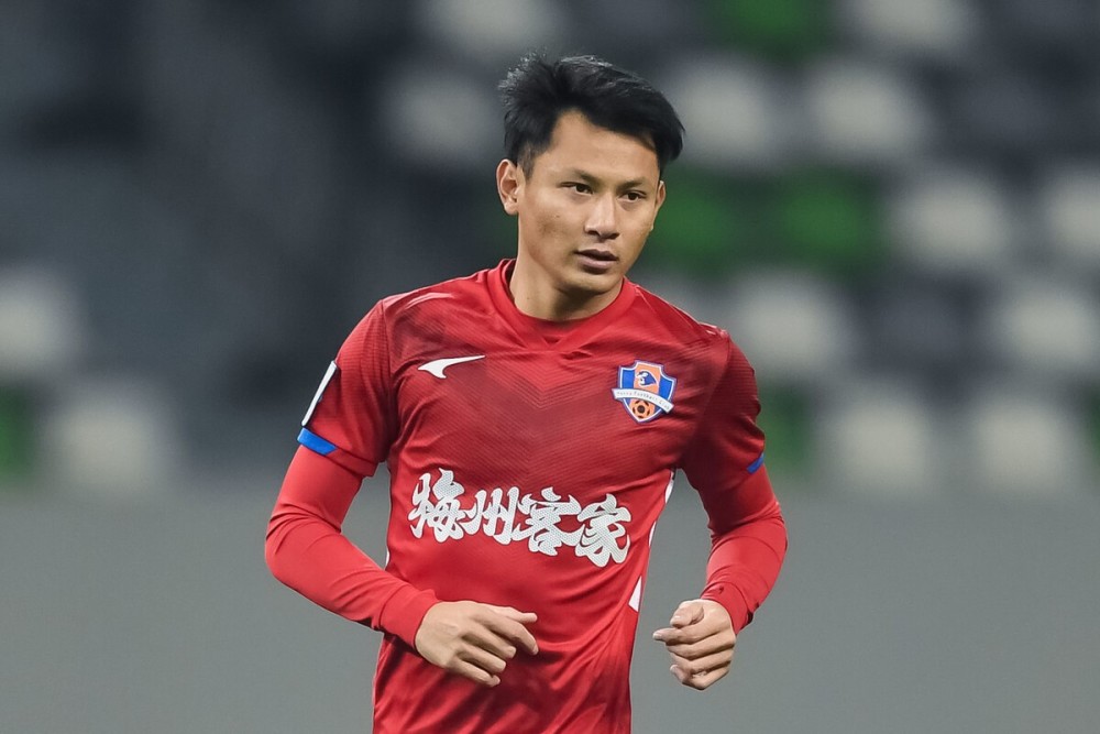 大义灭亲!不用足协出手,冲超领头羊"自罚3杯",暂停助教工作