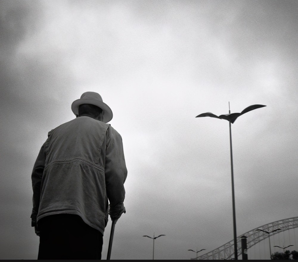 男人和老保姆相爱终成眷属难吗