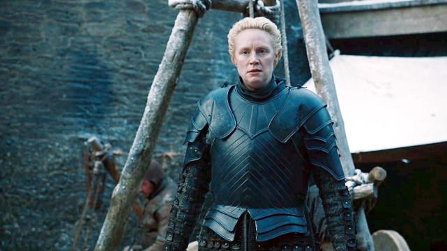 《权力的游戏》里正直忠诚,非名利所能撼动的骑士:布蕾妮