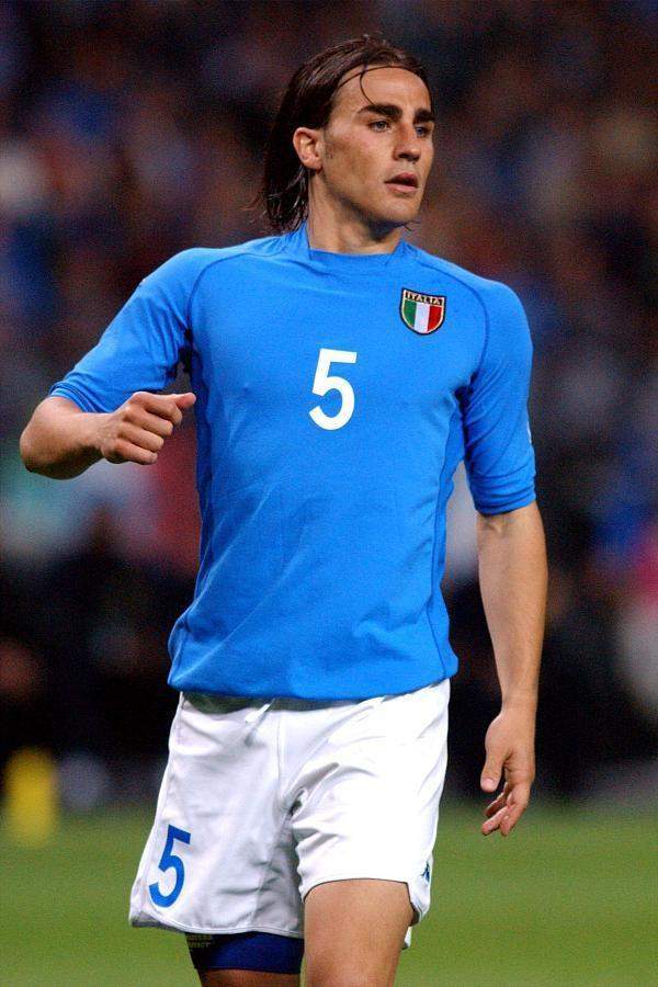 获得金球奖的纯后卫卡纳瓦罗是唯一论防守他确实太强