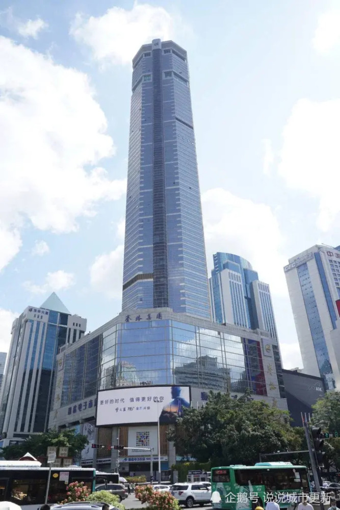 5月20日,专业机构对赛格大厦的振动,倾斜,沉降等情况进行实时监测.