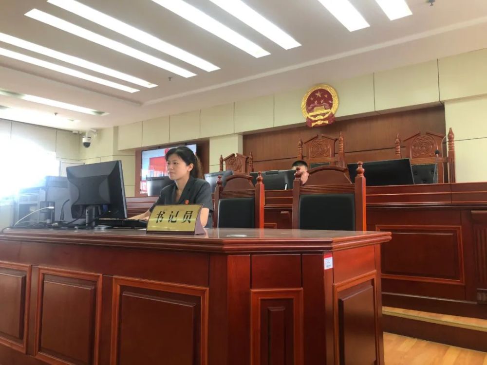 平安石峰朋友相互请客吸毒双双获刑